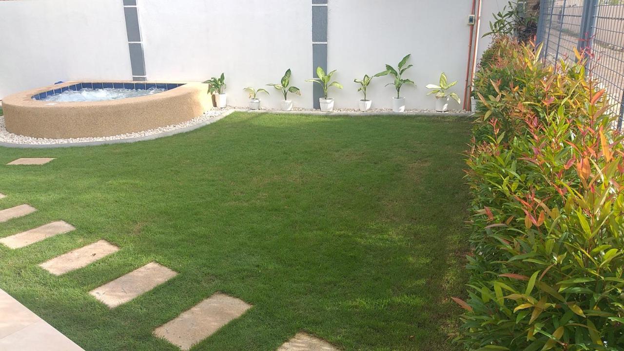Ub Home Dauis Bagian luar foto